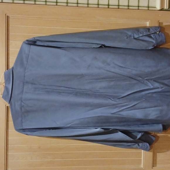 Daniel Cremieux Button-down Shirt EUC MEDIUM - Picture 2 of 4